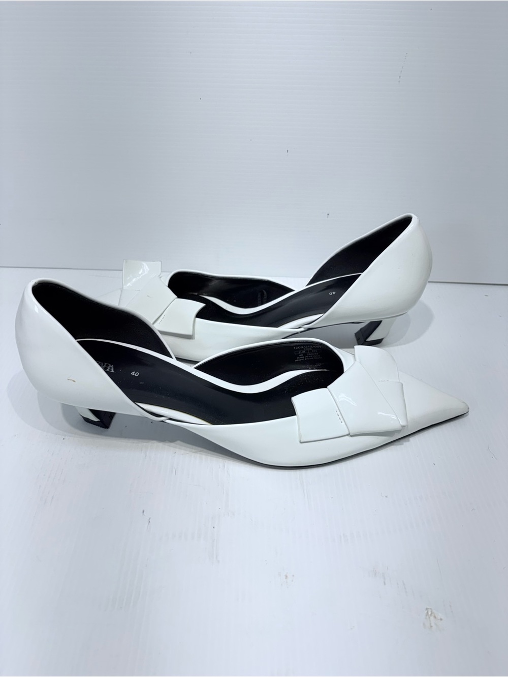 Zara Geometric Bow Kitten Heel Pump, Patent Leather - Size 9